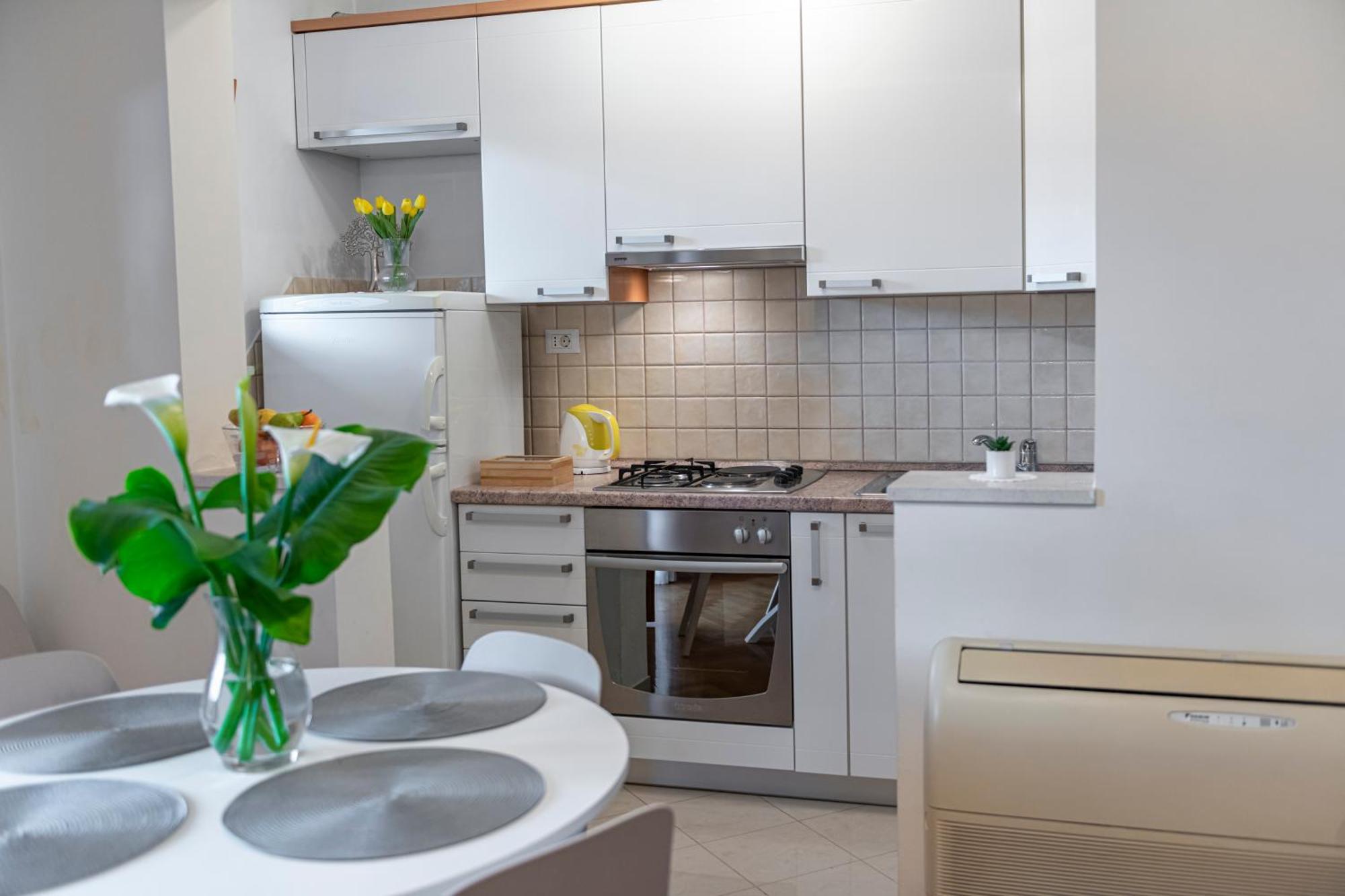 Apartment Mart