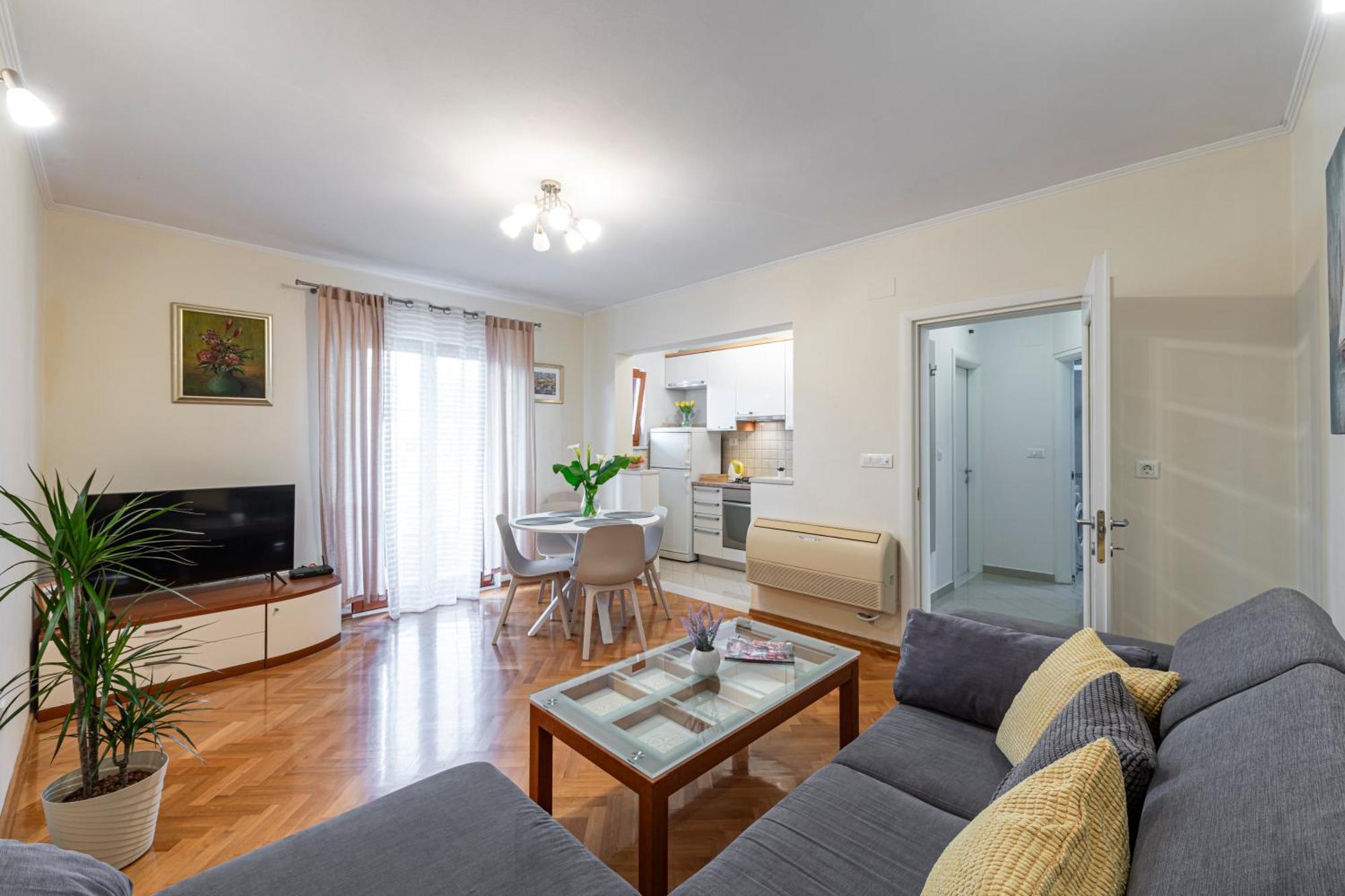 Apartment Mart
